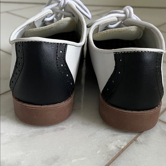 Black & White Saddle Oxford - Picture 6 of 8